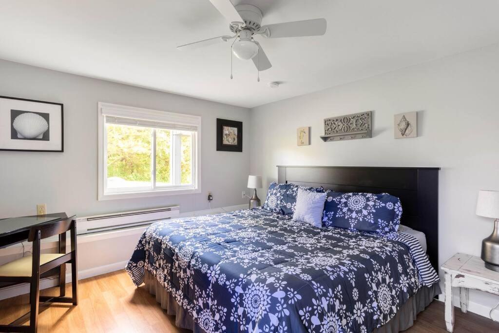 Villa Unique Retreat With Private Patio, 4 King Beds And Bbq Groton Exterior foto